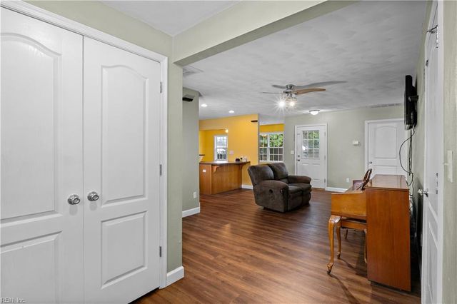 5096 Rochelle RD, Virginia Beach, VA 23464
