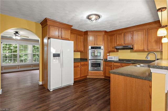 5096 Rochelle RD, Virginia Beach, VA 23464