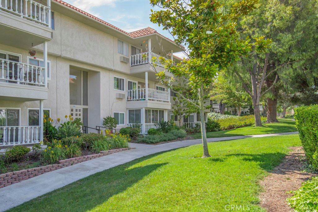 2400 Via Mariposa 1A, Laguna Woods, CA 92637 — exterior