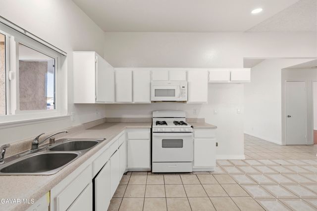 2906 Casamia Avenue, Palmdale, CA 93550