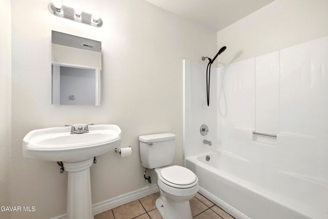 2906 Casamia Avenue, Palmdale, CA 93550