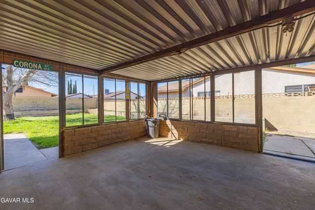 2906 Casamia Avenue, Palmdale, CA 93550