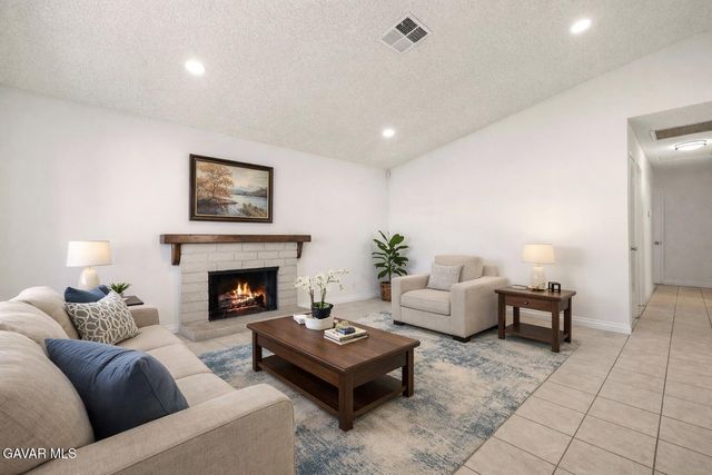 2906 Casamia Avenue, Palmdale, CA 93550