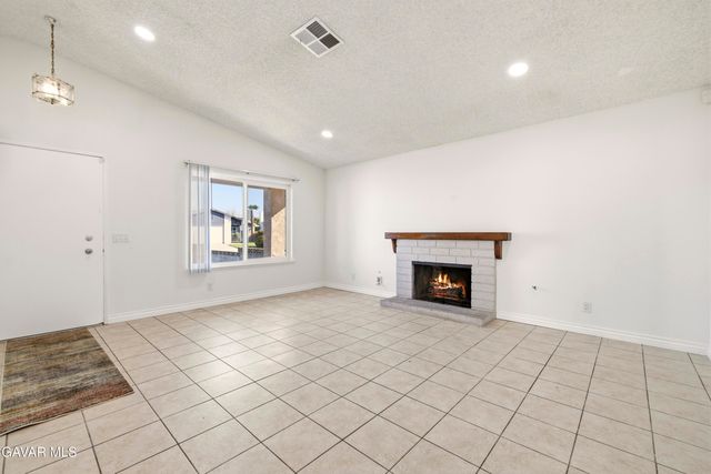 2906 Casamia Avenue, Palmdale, CA 93550