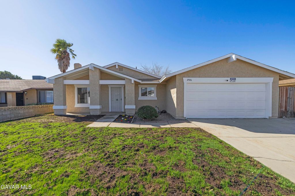 2906 Casamia Avenue, Palmdale, CA 93550