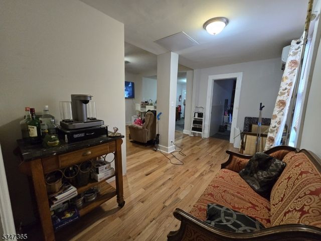 36 Holland St, Newark City, NJ 07103