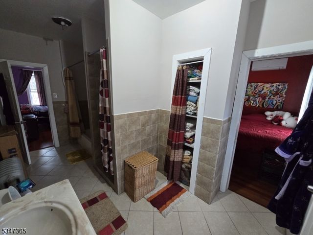 36 Holland St, Newark City, NJ 07103