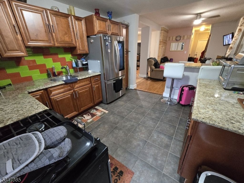 36 Holland St, Newark City, NJ 07103 — photo 2