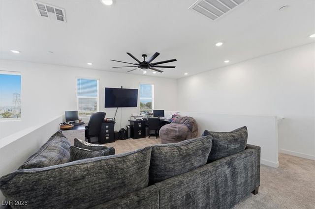 116 Barclay Heights Avenue, Henderson, NV 89015