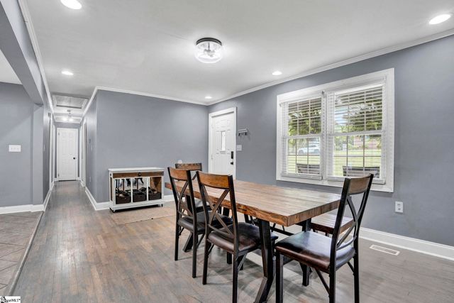 273 Sunset Boulevard, Clinton, SC 29325