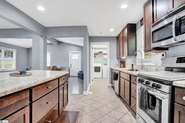 273 Sunset Boulevard, Clinton, SC 29325
