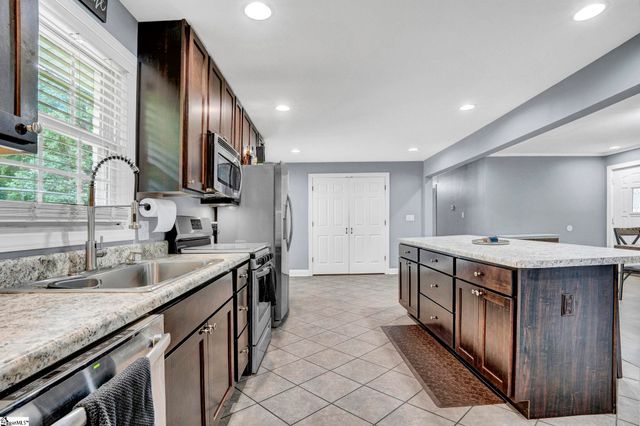 273 Sunset Boulevard, Clinton, SC 29325