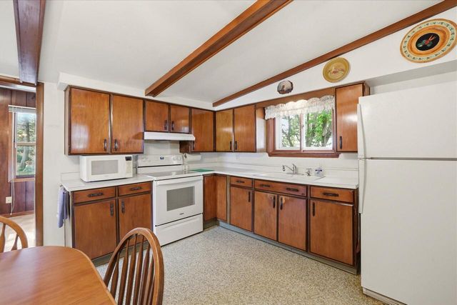 354 Prospect AVENUE, Hartland, WI 53029
