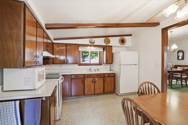 354 Prospect AVENUE, Hartland, WI 53029