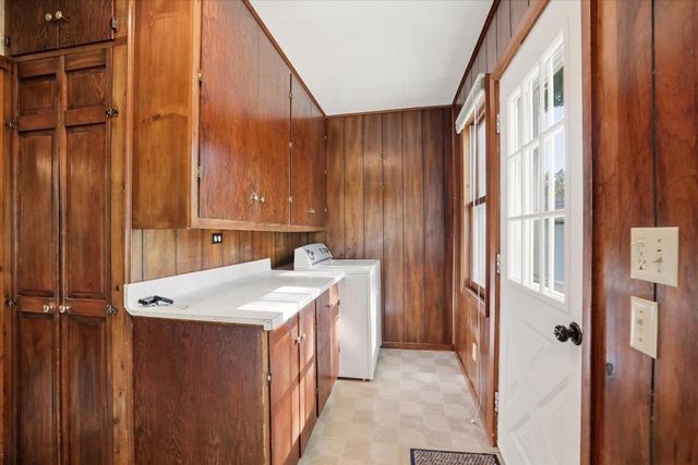 354 Prospect AVENUE, Hartland, WI 53029