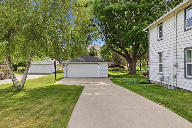 354 Prospect AVENUE, Hartland, WI 53029