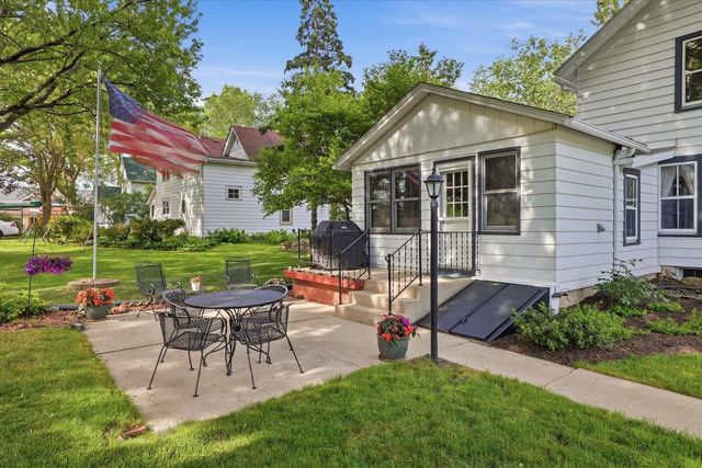 354 Prospect AVENUE, Hartland, WI 53029