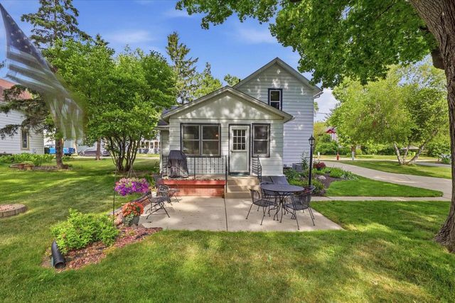 354 Prospect AVENUE, Hartland, WI 53029