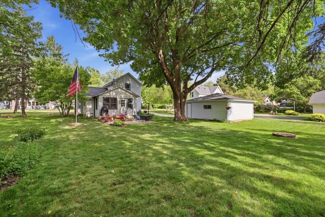 354 Prospect AVENUE, Hartland, WI 53029