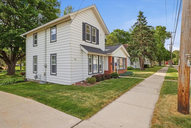 354 Prospect AVENUE, Hartland, WI 53029