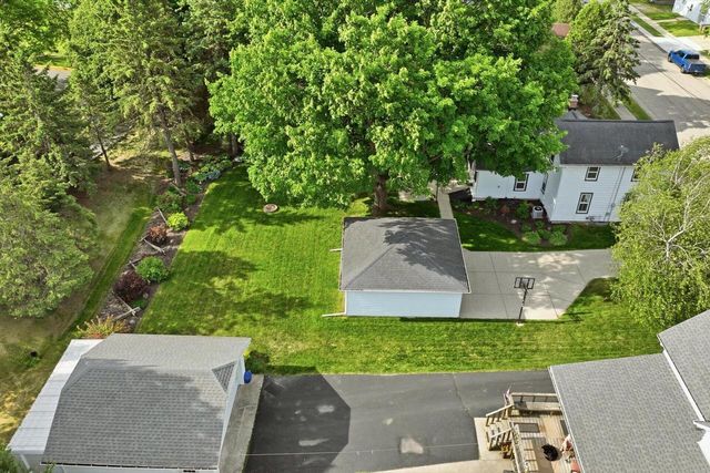 354 Prospect AVENUE, Hartland, WI 53029