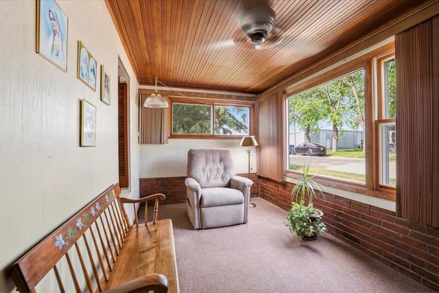 354 Prospect AVENUE, Hartland, WI 53029
