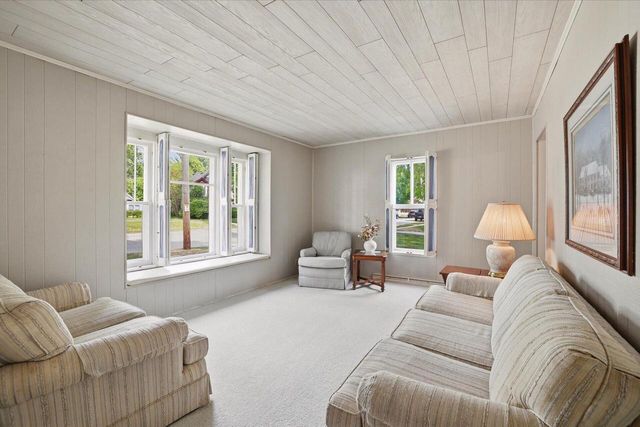 354 Prospect AVENUE, Hartland, WI 53029