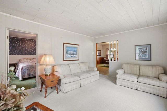354 Prospect AVENUE, Hartland, WI 53029