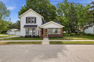 354 Prospect AVENUE, Hartland, WI 53029