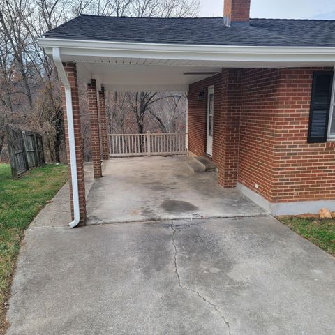 655 Timberidge RD, Vinton, VA 24179