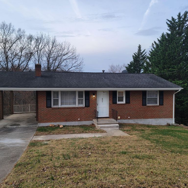 655 Timberidge RD, Vinton, VA 24179