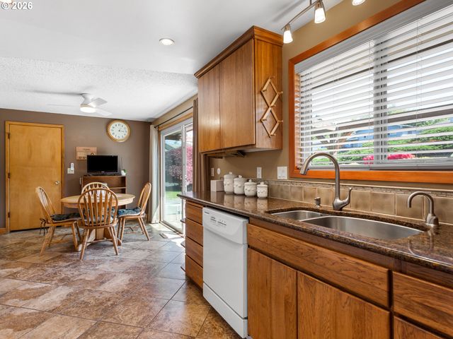 3443 Ne 121ST Ave, Portland, OR 97220