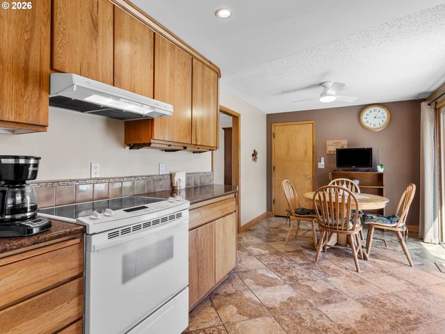 3443 Ne 121ST Ave, Portland, OR 97220