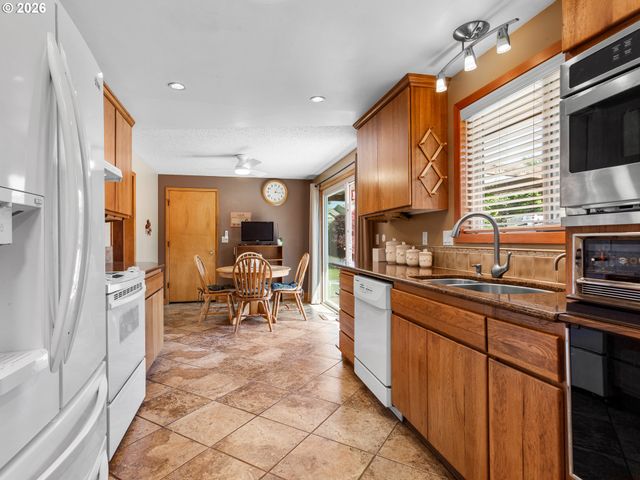 3443 Ne 121ST Ave, Portland, OR 97220