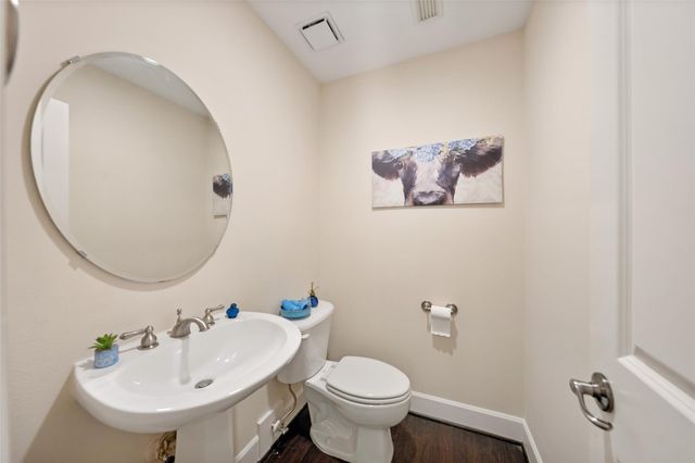 562 Bomar St Street, Houston, TX 77006