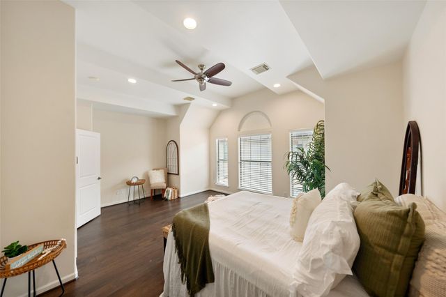 562 Bomar St Street, Houston, TX 77006