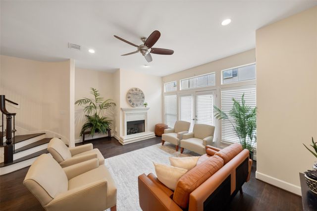 562 Bomar St Street, Houston, TX 77006
