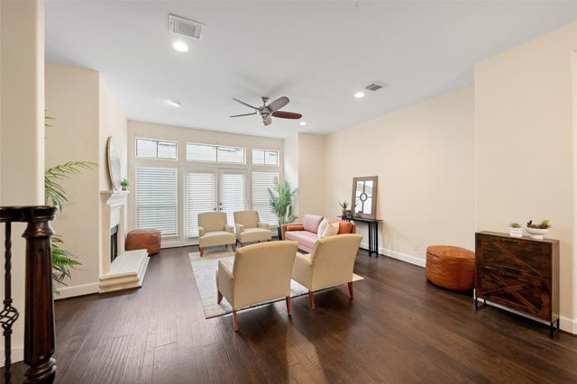 562 Bomar St Street, Houston, TX 77006