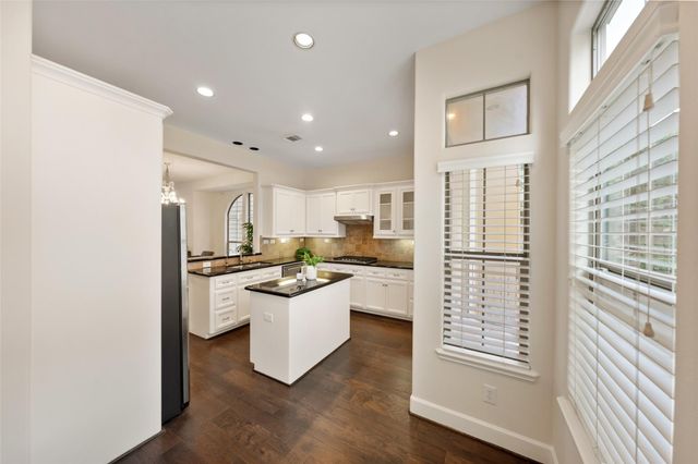 562 Bomar St Street, Houston, TX 77006