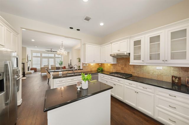562 Bomar St Street, Houston, TX 77006