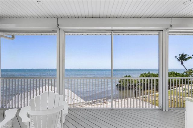 2096 Macadamia ST, St. James City, FL 33956