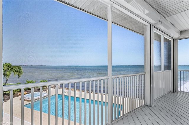 2096 Macadamia ST, St. James City, FL 33956