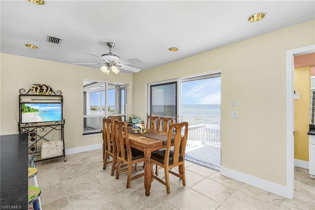 2096 Macadamia ST, St. James City, FL 33956