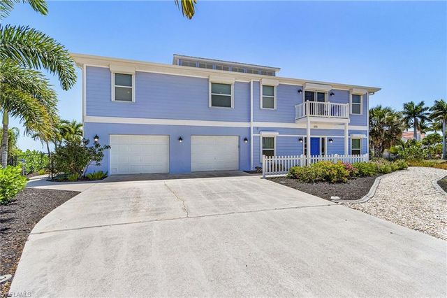 2096 Macadamia ST, St. James City, FL 33956