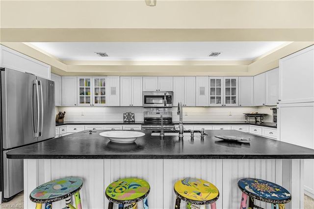 2096 Macadamia ST, St. James City, FL 33956