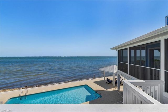 2096 Macadamia ST, St. James City, FL 33956