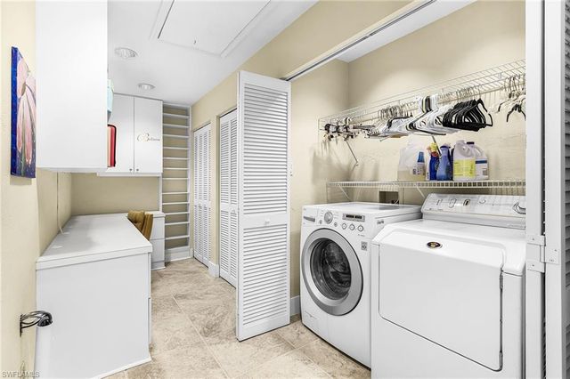 2096 Macadamia ST, St. James City, FL 33956