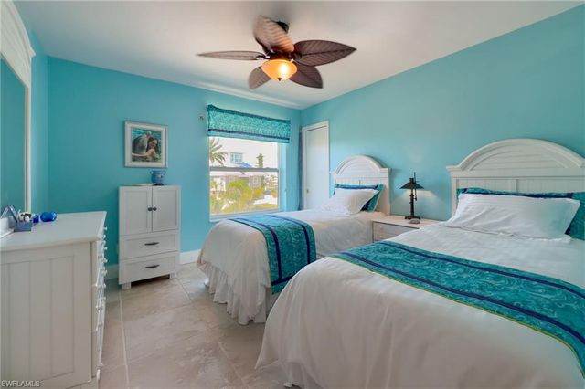 2096 Macadamia ST, St. James City, FL 33956