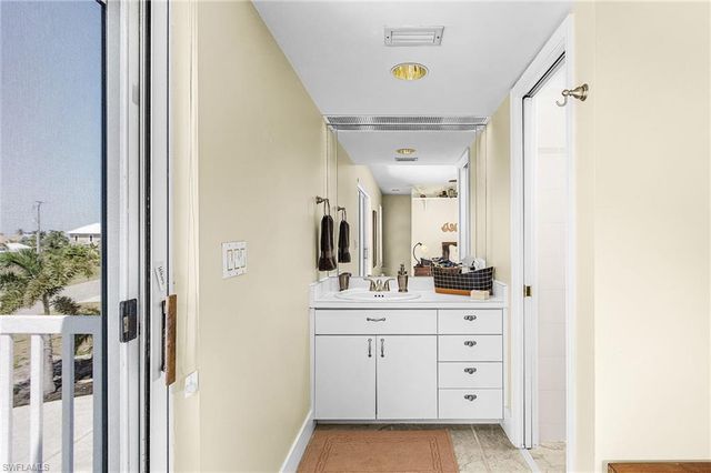 2096 Macadamia ST, St. James City, FL 33956