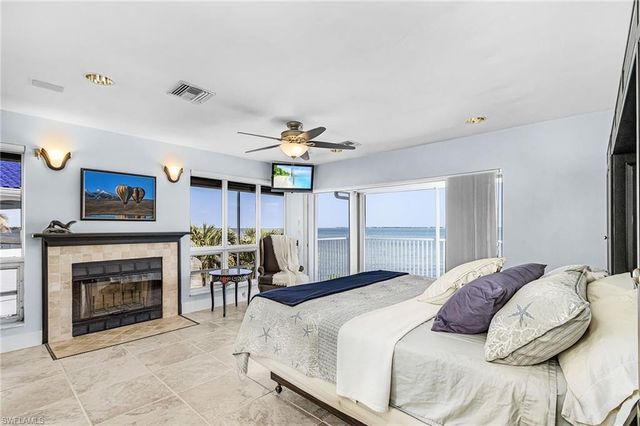 2096 Macadamia ST, St. James City, FL 33956